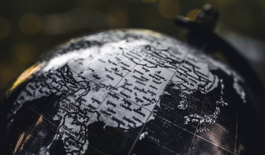 globe black & white globe black & white